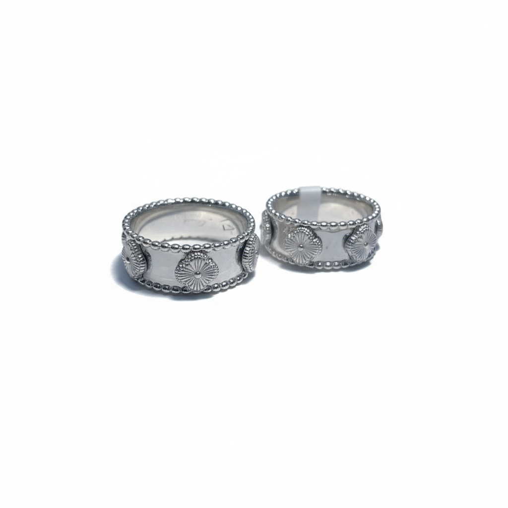 Clover Bangle Ring