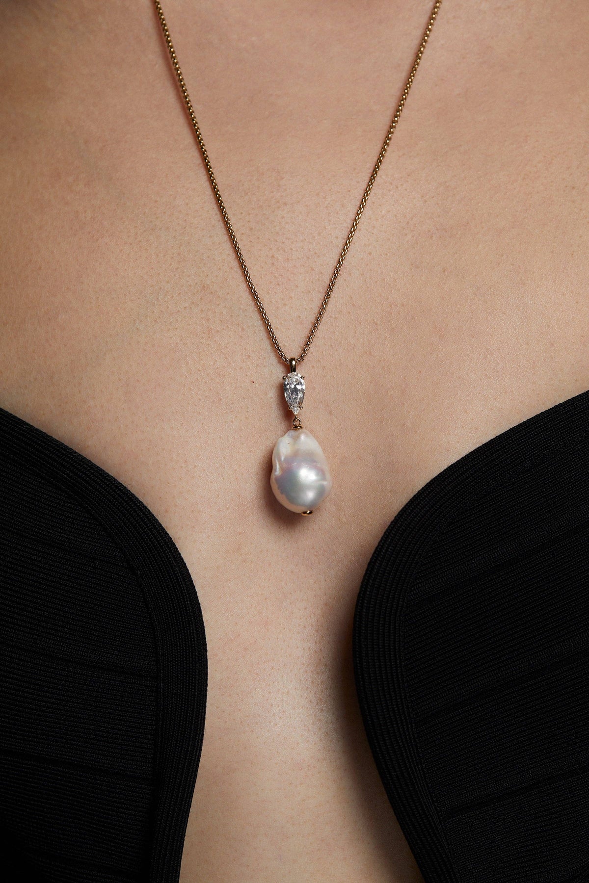 LONDON 22" FRESHWATER PEARL PENDANT NECKLACE